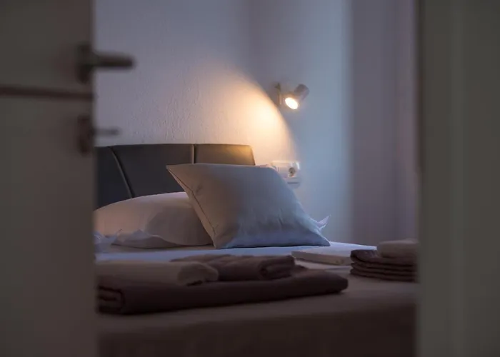 Lungo Mare, Centar * Макарська