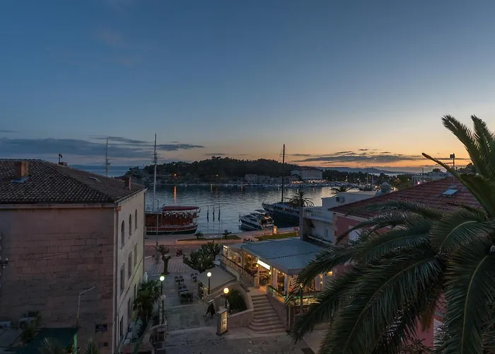 Lungo Mare, Centar Makarska